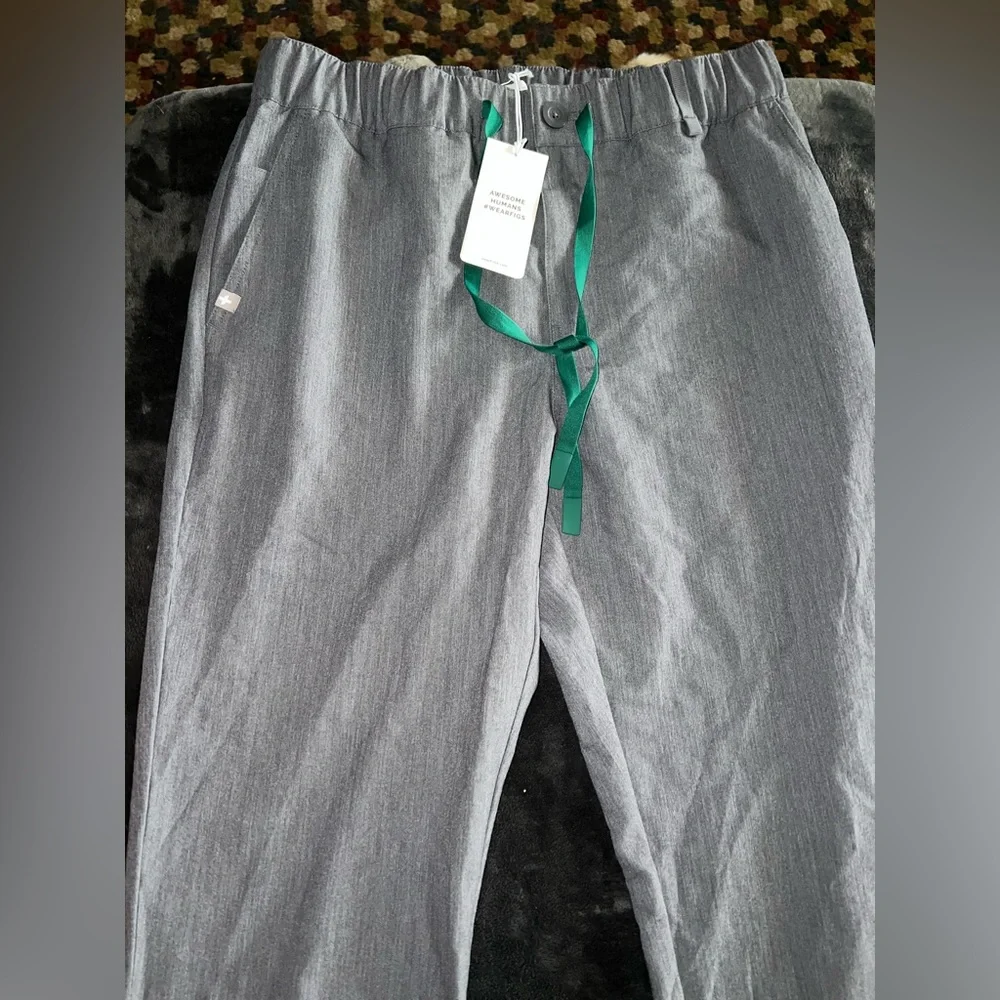 Figs Daga Slim Pant in Graphite Size Large New with tag